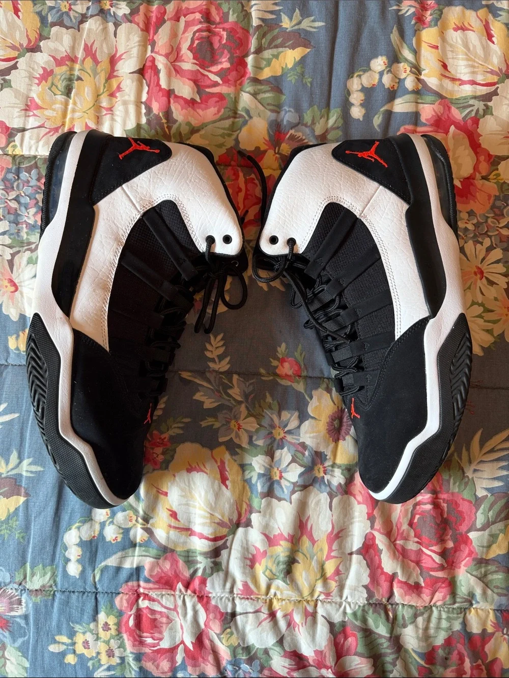 Jordan Men's Black and Red High-Top Basketball Sneakers